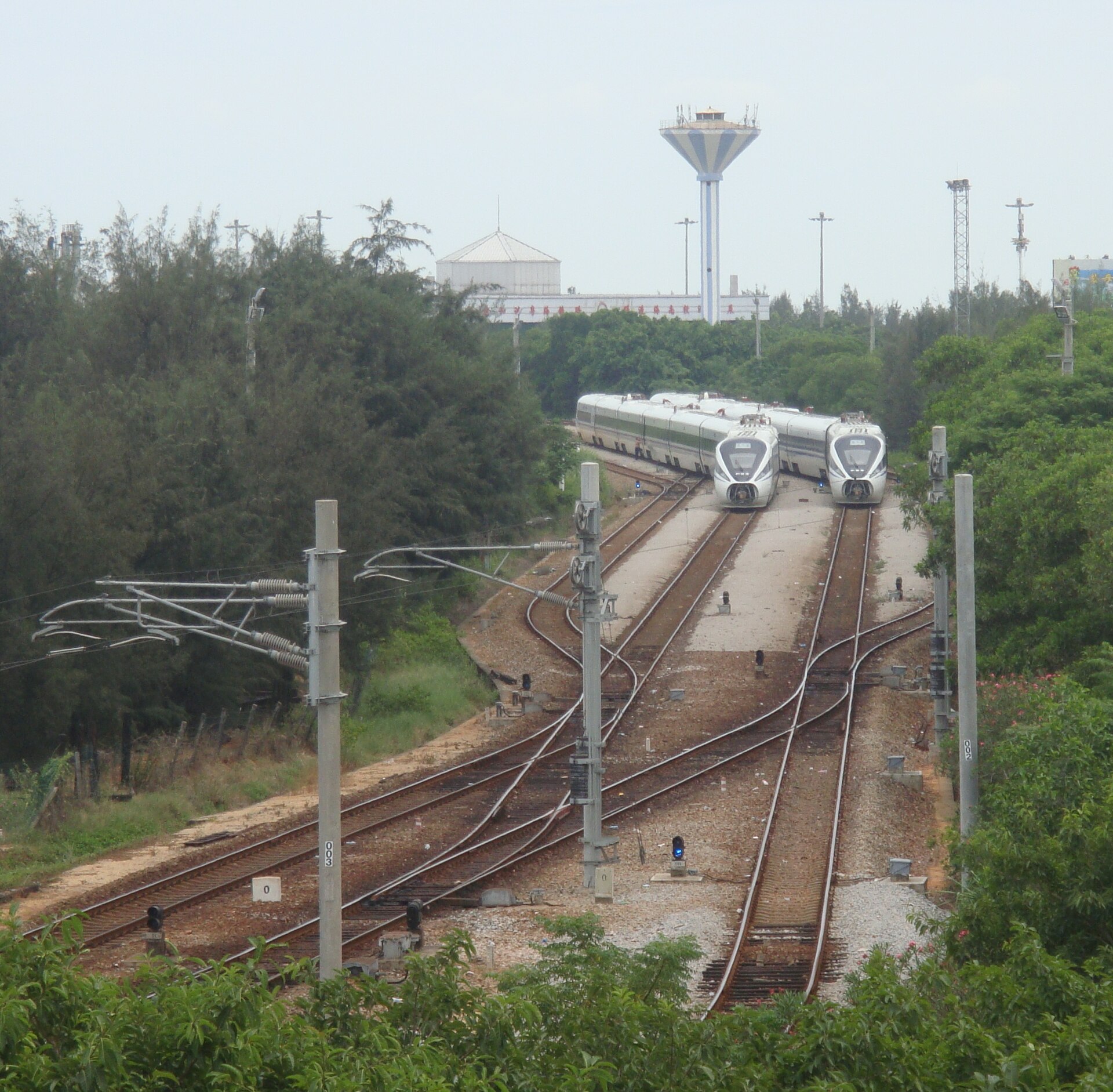 CRH trains on the Guangdong-Hainan Railway - 01