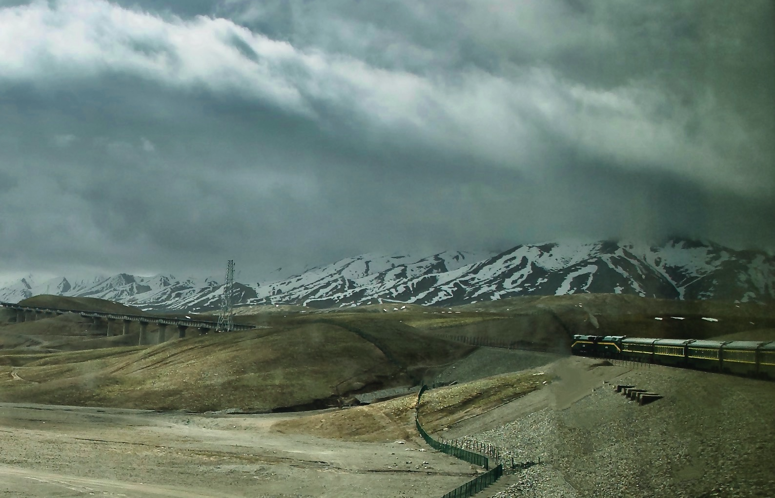 Qinghai–Tibet Train