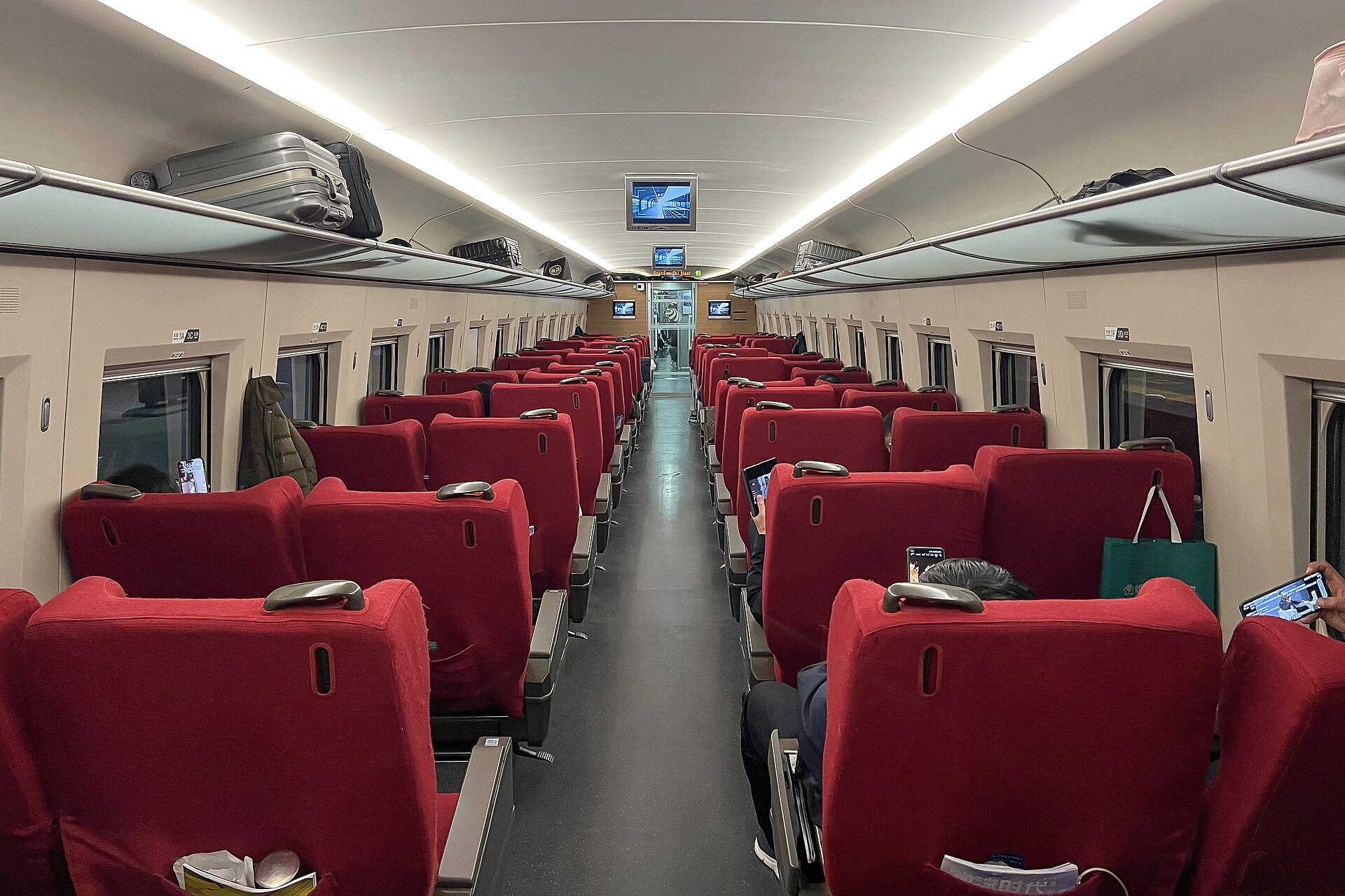 Car 4 interior of CRH380AL-2554