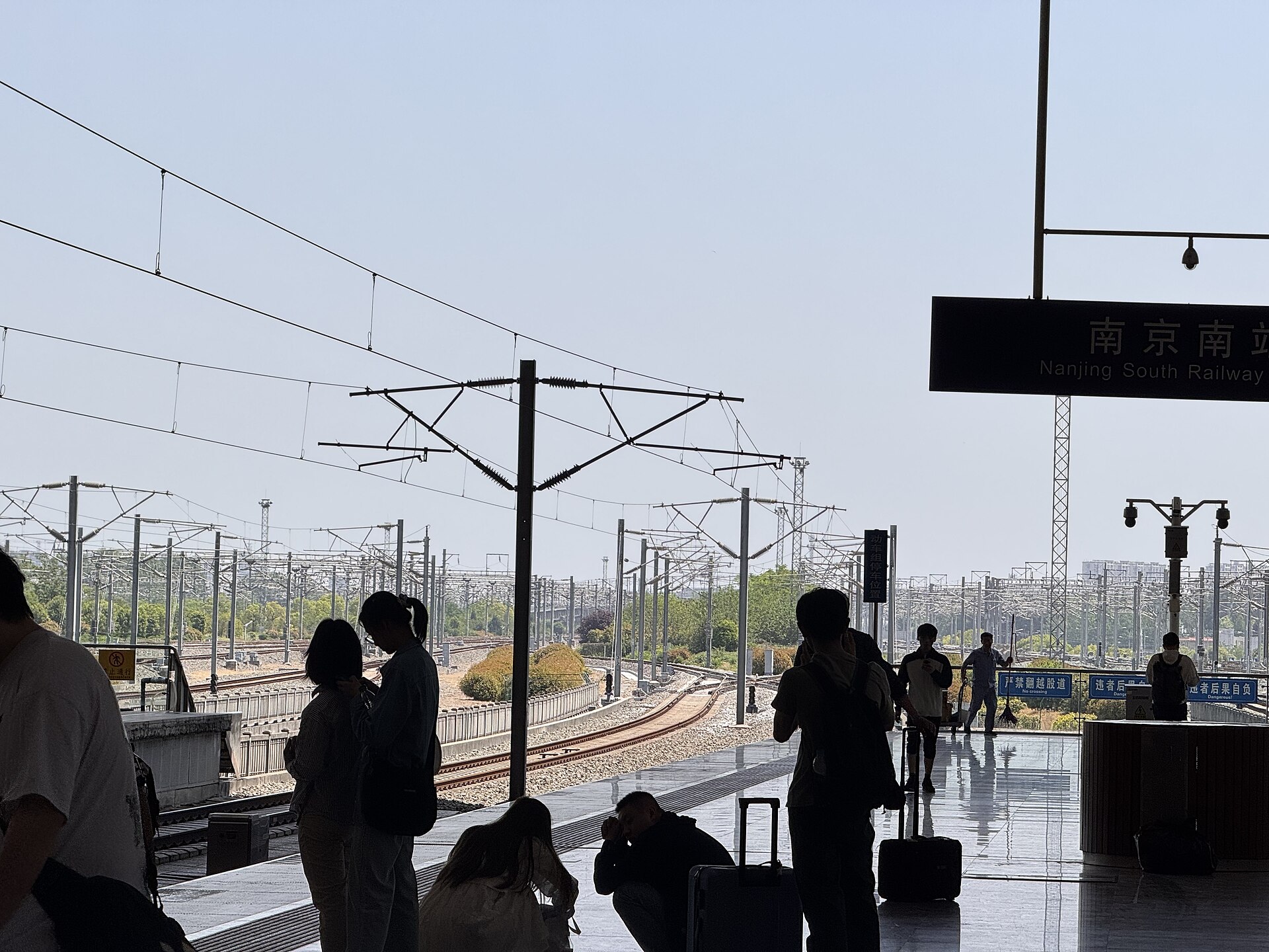 Platform at Nanjingnan Railway Station 20250502