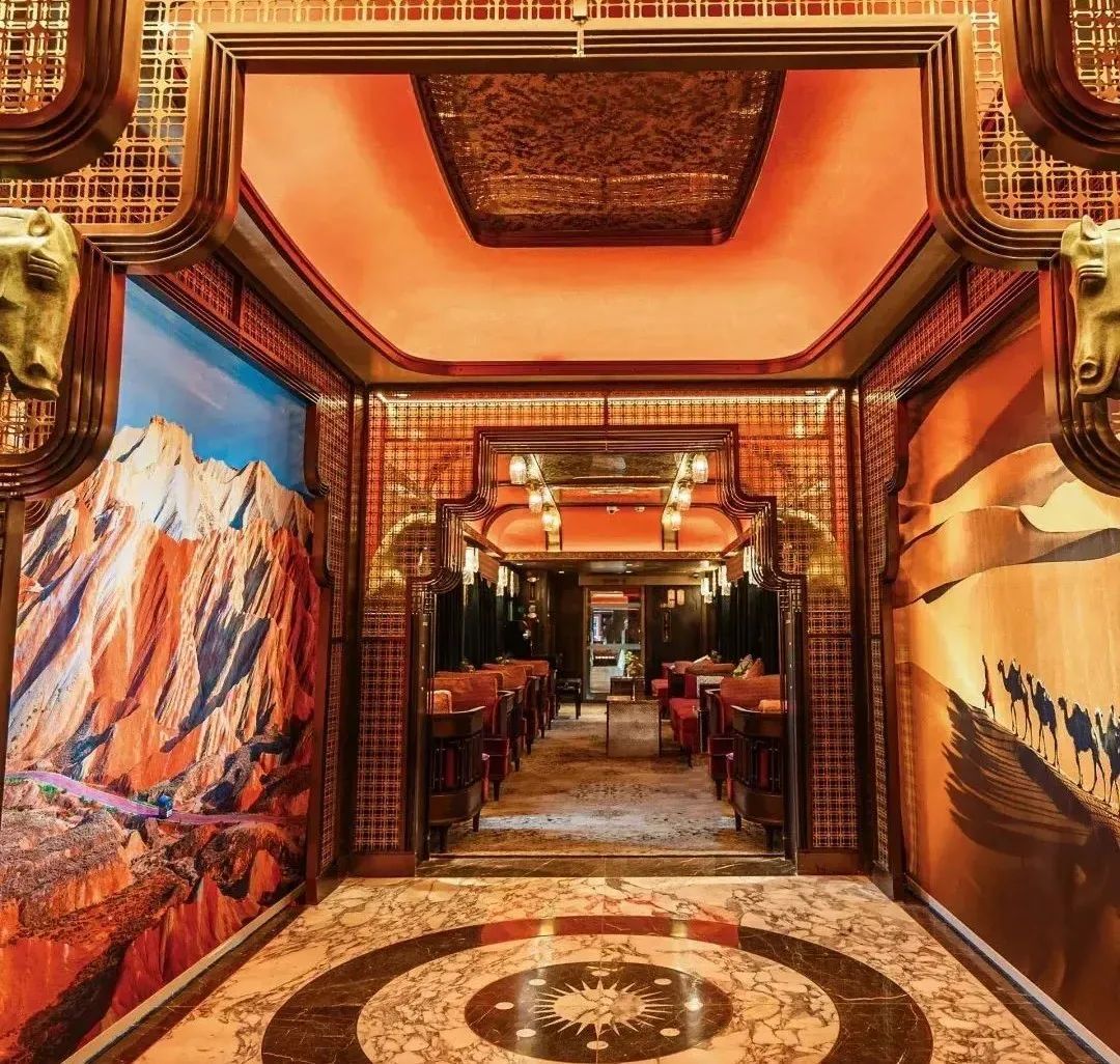 Luxury train journey routes across China