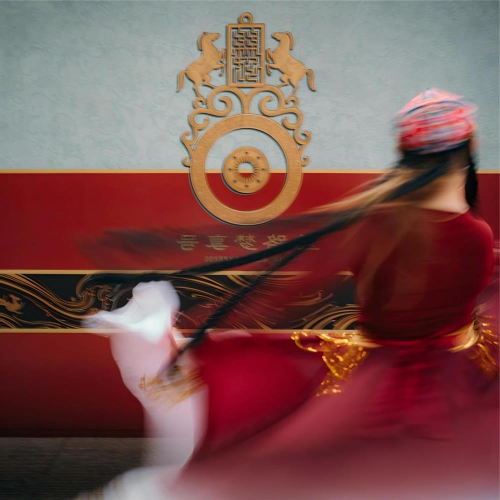 Cloudrail Escape - the Silk Road Express in editorial motion